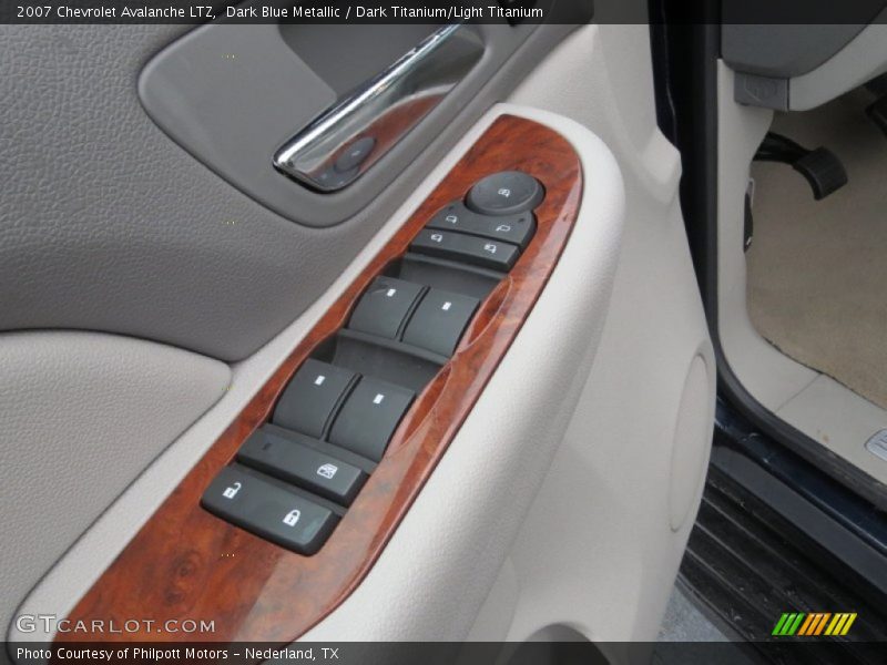 Dark Blue Metallic / Dark Titanium/Light Titanium 2007 Chevrolet Avalanche LTZ
