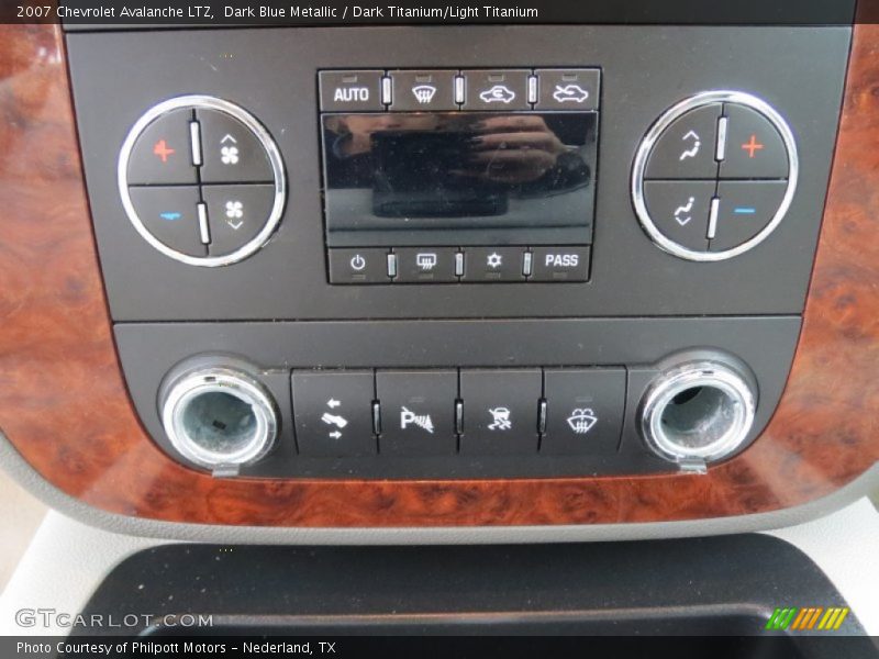 Dark Blue Metallic / Dark Titanium/Light Titanium 2007 Chevrolet Avalanche LTZ