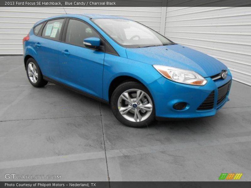 Blue Candy / Charcoal Black 2013 Ford Focus SE Hatchback