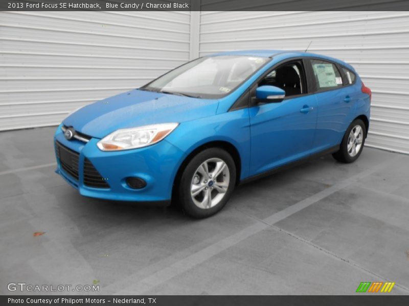 Blue Candy / Charcoal Black 2013 Ford Focus SE Hatchback