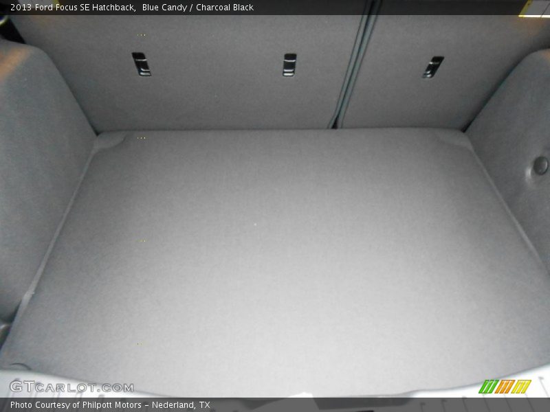 Blue Candy / Charcoal Black 2013 Ford Focus SE Hatchback