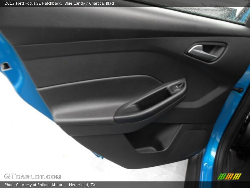 Blue Candy / Charcoal Black 2013 Ford Focus SE Hatchback