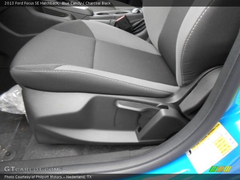 Blue Candy / Charcoal Black 2013 Ford Focus SE Hatchback
