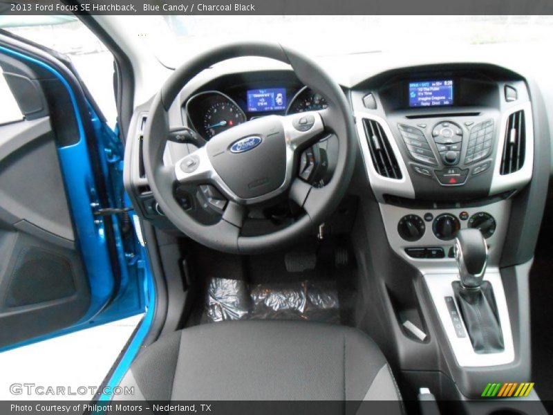 Blue Candy / Charcoal Black 2013 Ford Focus SE Hatchback