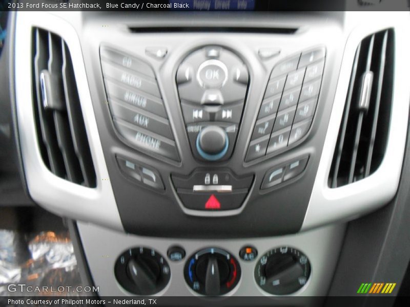 Blue Candy / Charcoal Black 2013 Ford Focus SE Hatchback