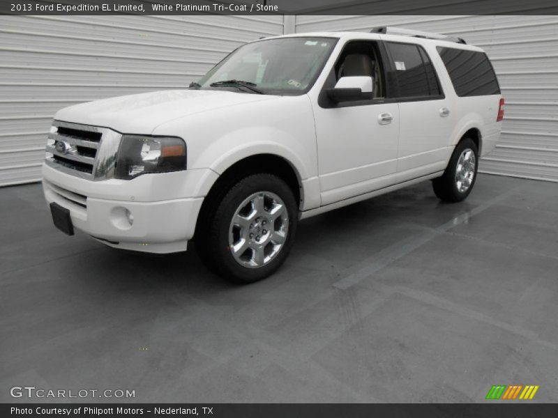 Front 3/4 View of 2013 Expedition EL Limited