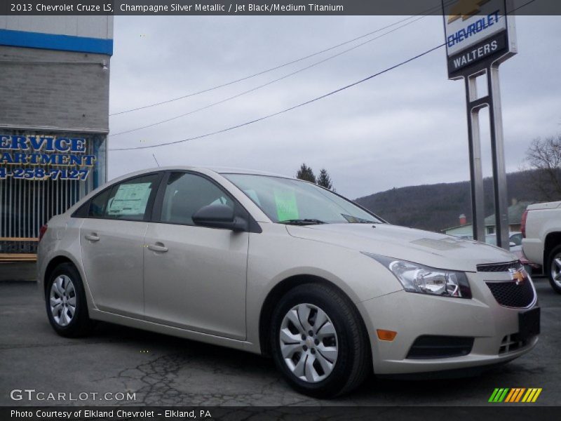 Champagne Silver Metallic / Jet Black/Medium Titanium 2013 Chevrolet Cruze LS