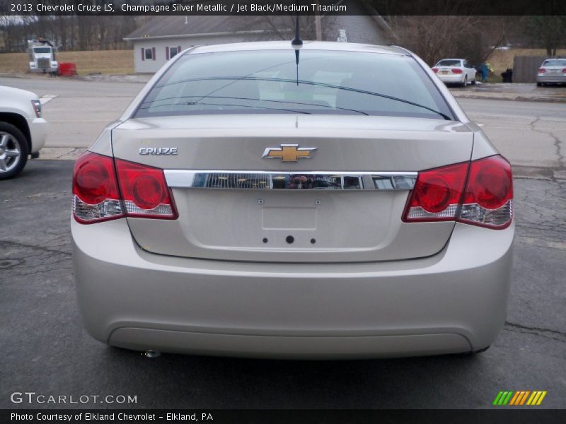 Champagne Silver Metallic / Jet Black/Medium Titanium 2013 Chevrolet Cruze LS