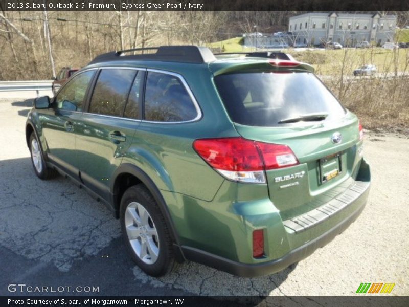 Cypress Green Pearl / Ivory 2013 Subaru Outback 2.5i Premium