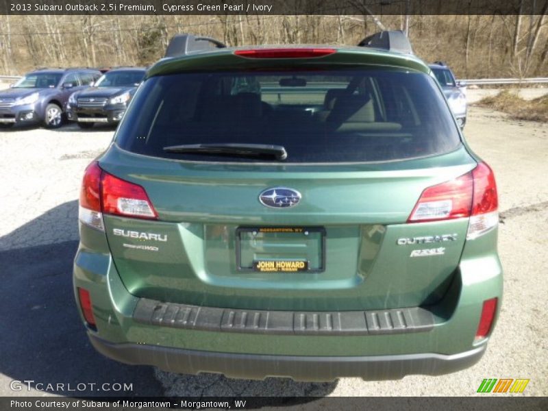 Cypress Green Pearl / Ivory 2013 Subaru Outback 2.5i Premium