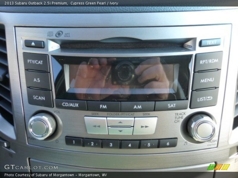 Cypress Green Pearl / Ivory 2013 Subaru Outback 2.5i Premium
