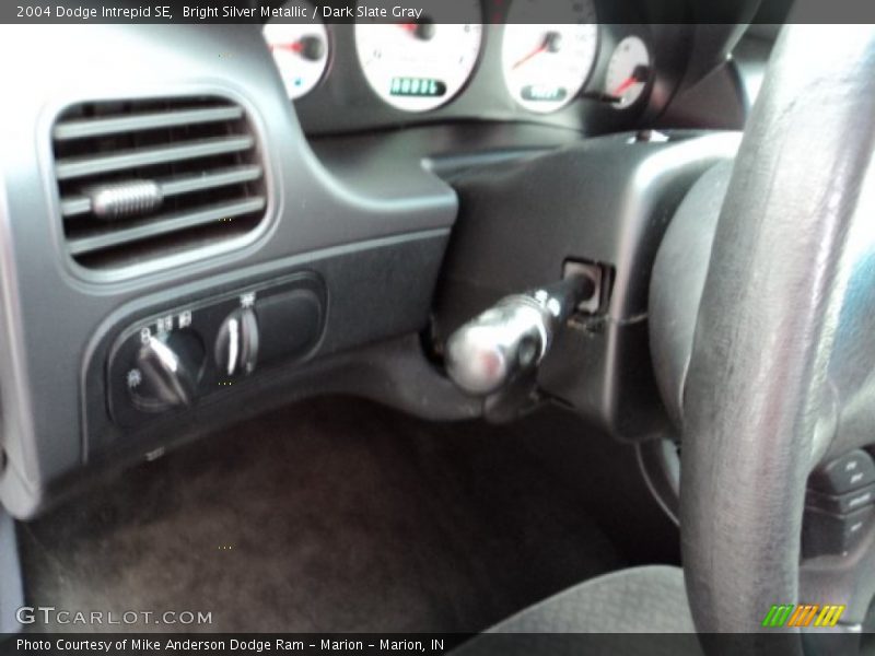 Bright Silver Metallic / Dark Slate Gray 2004 Dodge Intrepid SE