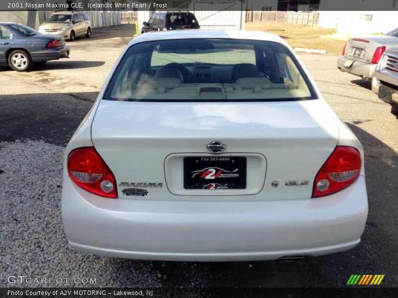 Icelandic White Pearl / Frost 2001 Nissan Maxima GLE
