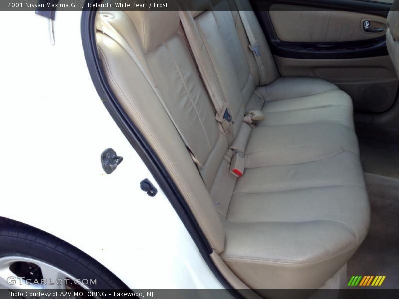 Icelandic White Pearl / Frost 2001 Nissan Maxima GLE