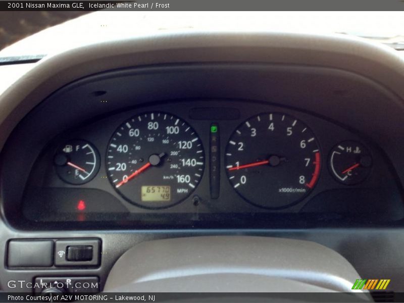 Icelandic White Pearl / Frost 2001 Nissan Maxima GLE
