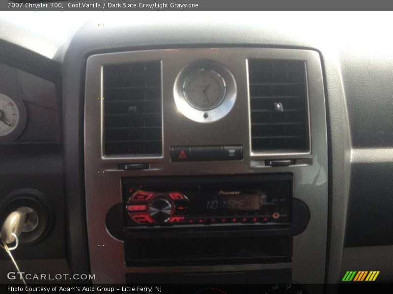 Cool Vanilla / Dark Slate Gray/Light Graystone 2007 Chrysler 300