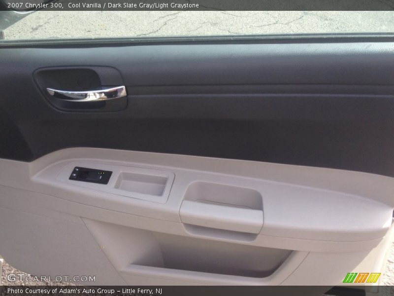 Cool Vanilla / Dark Slate Gray/Light Graystone 2007 Chrysler 300