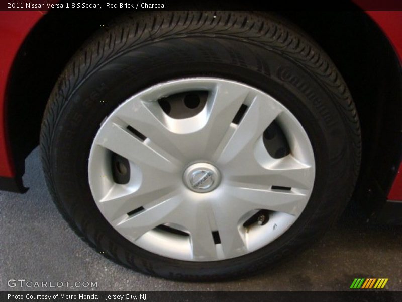  2011 Versa 1.8 S Sedan Wheel