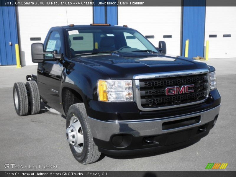 Front 3/4 View of 2013 Sierra 3500HD Regular Cab 4x4 Chassis