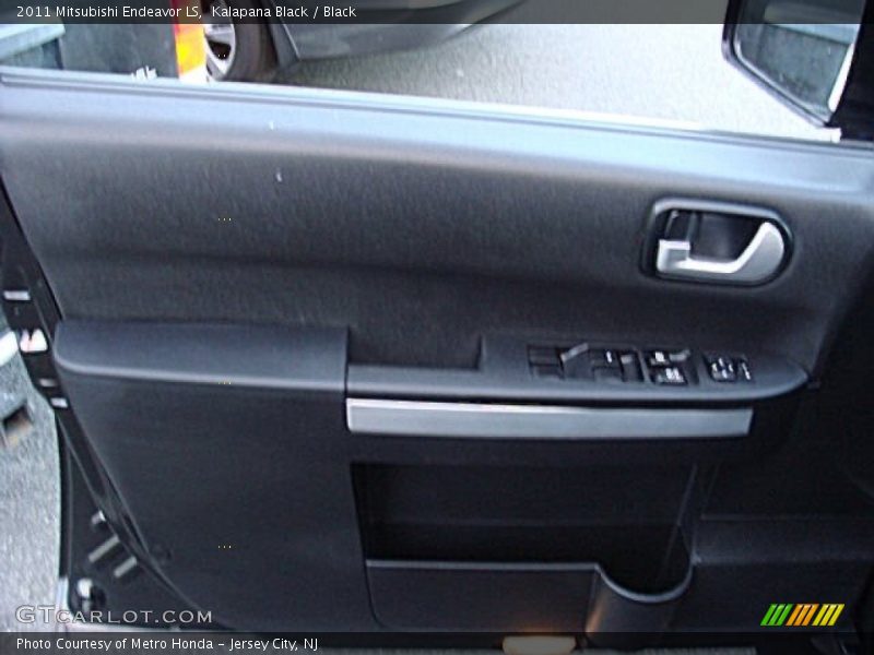 Kalapana Black / Black 2011 Mitsubishi Endeavor LS