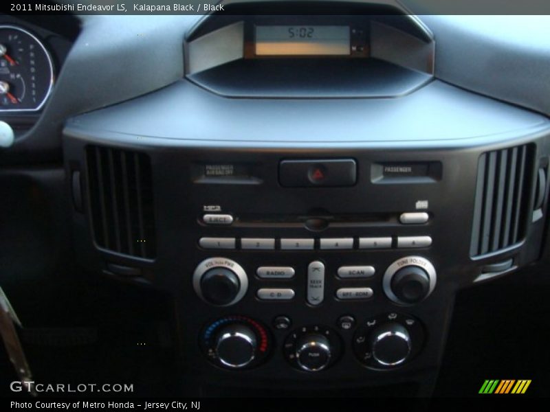 Kalapana Black / Black 2011 Mitsubishi Endeavor LS