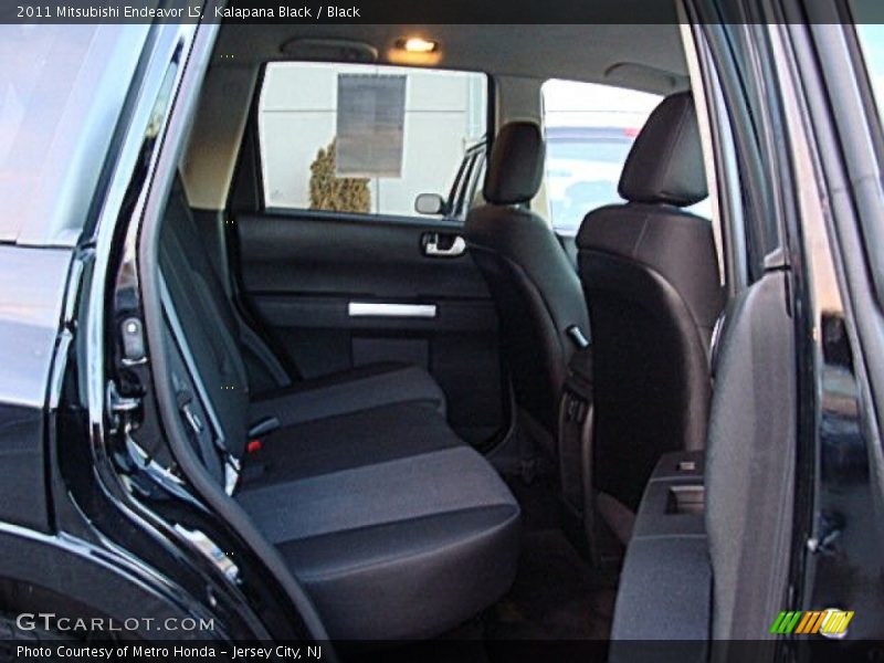 Kalapana Black / Black 2011 Mitsubishi Endeavor LS