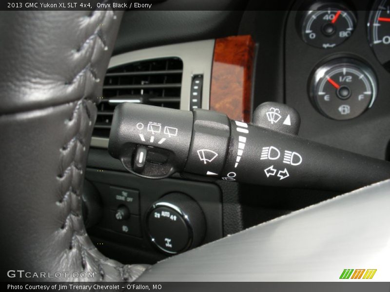 Controls of 2013 Yukon XL SLT 4x4