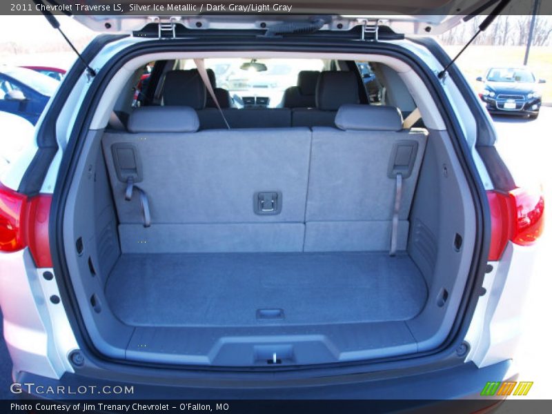 Silver Ice Metallic / Dark Gray/Light Gray 2011 Chevrolet Traverse LS