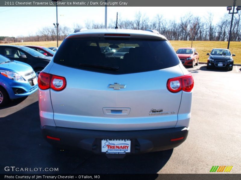 Silver Ice Metallic / Dark Gray/Light Gray 2011 Chevrolet Traverse LS