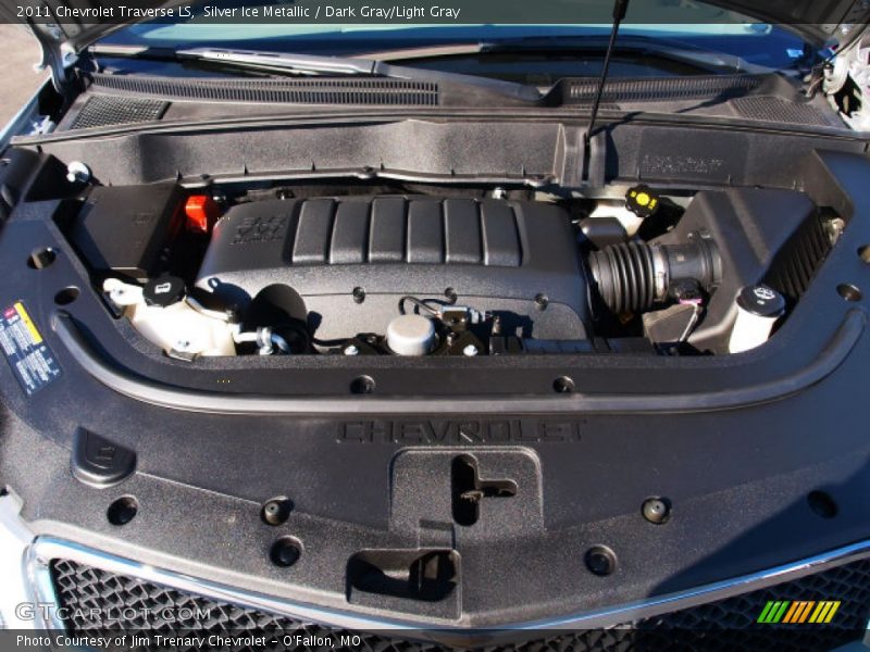 Silver Ice Metallic / Dark Gray/Light Gray 2011 Chevrolet Traverse LS