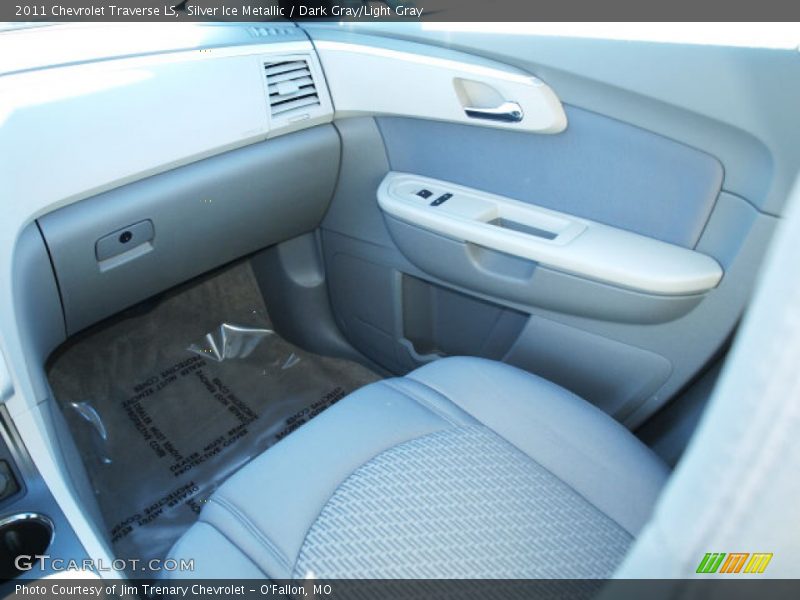 Silver Ice Metallic / Dark Gray/Light Gray 2011 Chevrolet Traverse LS