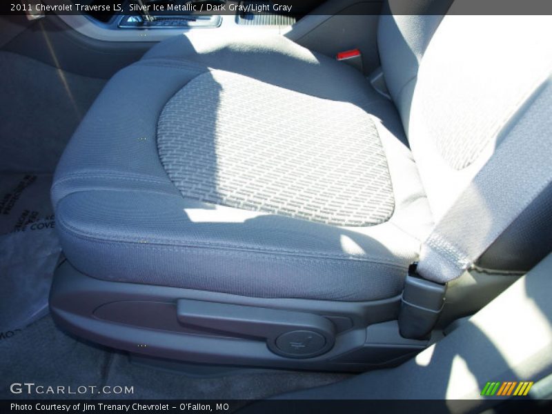 Silver Ice Metallic / Dark Gray/Light Gray 2011 Chevrolet Traverse LS