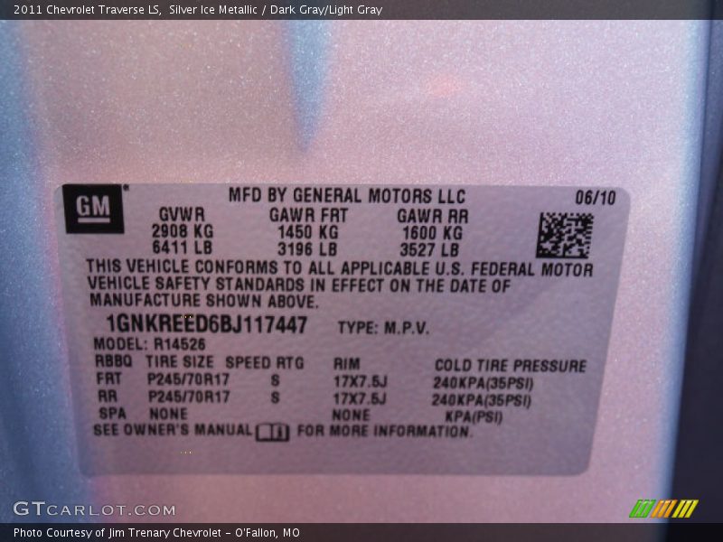 Silver Ice Metallic / Dark Gray/Light Gray 2011 Chevrolet Traverse LS