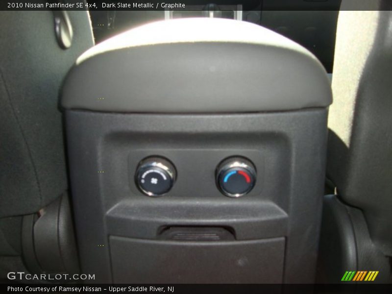 Dark Slate Metallic / Graphite 2010 Nissan Pathfinder SE 4x4