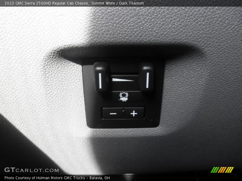 Summit White / Dark Titanium 2013 GMC Sierra 2500HD Regular Cab Chassis