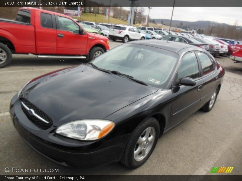 Black / Dark Charcoal 2003 Ford Taurus SE