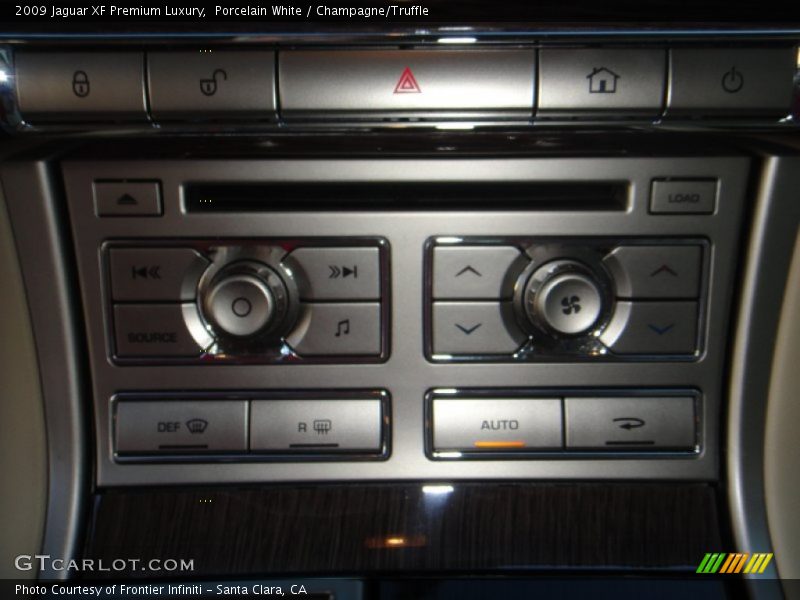 Porcelain White / Champagne/Truffle 2009 Jaguar XF Premium Luxury