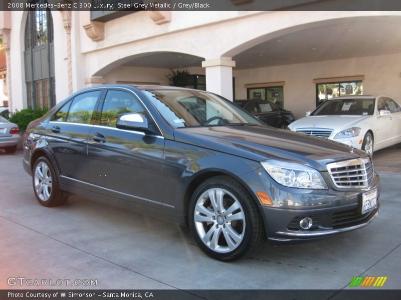 Front 3/4 View of 2008 C 300 Luxury