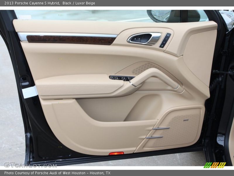 Door Panel of 2013 Cayenne S Hybrid
