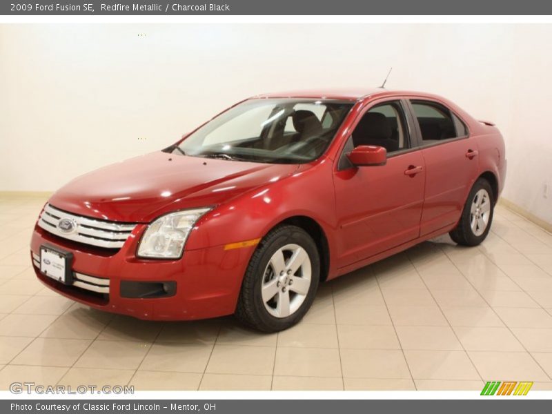 Front 3/4 View of 2009 Fusion SE