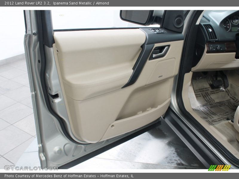 Ipanema Sand Metallic / Almond 2012 Land Rover LR2 3.2