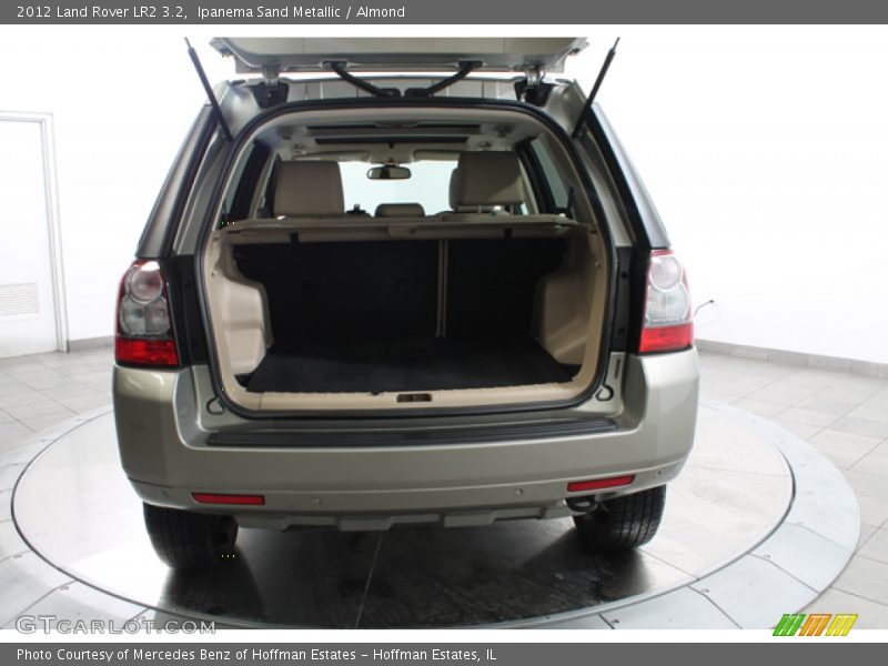 Ipanema Sand Metallic / Almond 2012 Land Rover LR2 3.2