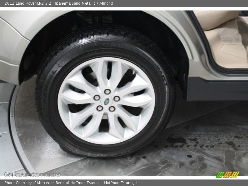 Ipanema Sand Metallic / Almond 2012 Land Rover LR2 3.2