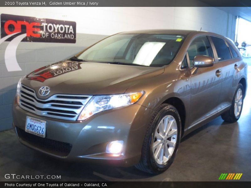 Golden Umber Mica / Ivory 2010 Toyota Venza I4