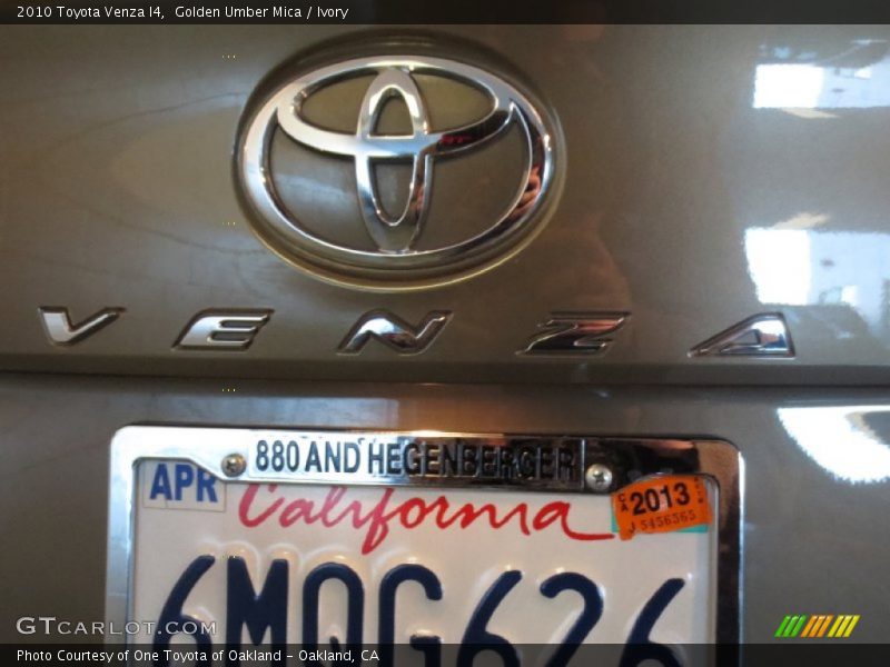 Golden Umber Mica / Ivory 2010 Toyota Venza I4