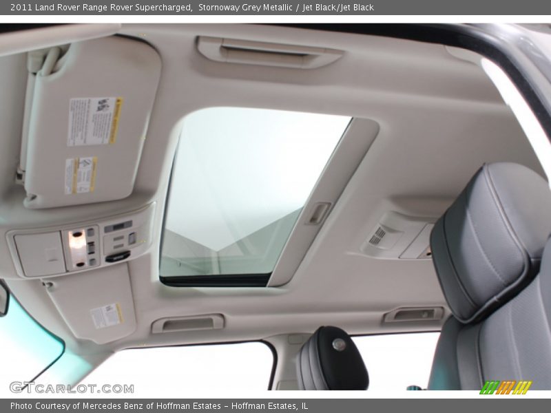 Sunroof of 2011 Range Rover Supercharged