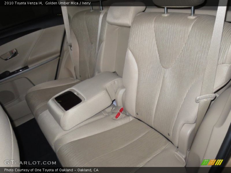 Golden Umber Mica / Ivory 2010 Toyota Venza I4
