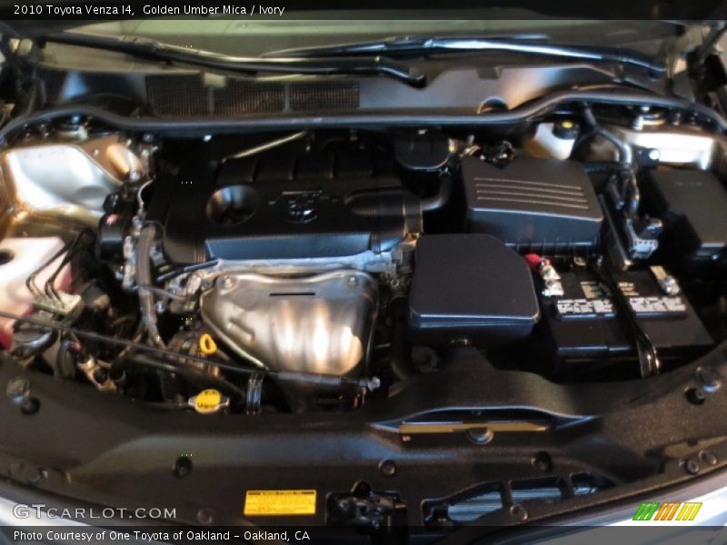 Golden Umber Mica / Ivory 2010 Toyota Venza I4