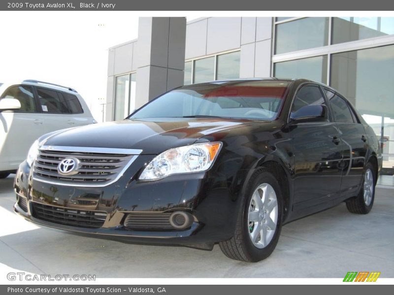 Black / Ivory 2009 Toyota Avalon XL