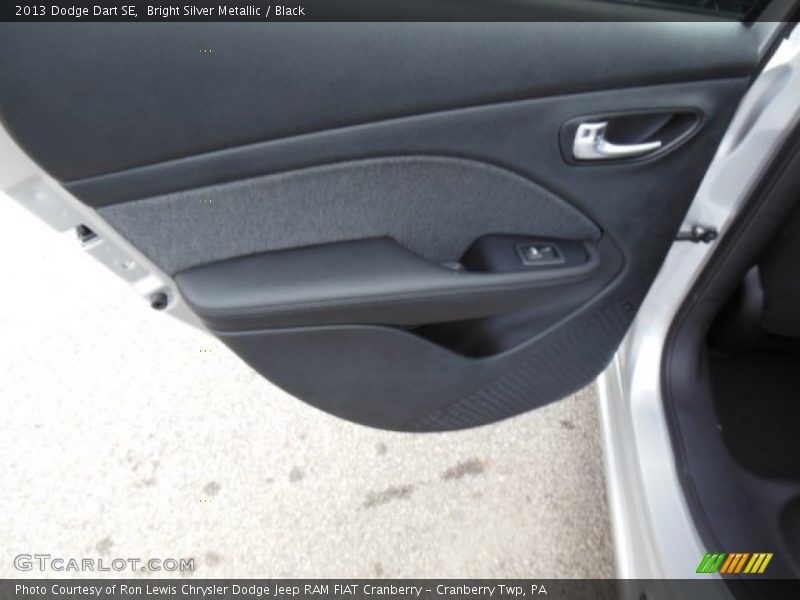 Bright Silver Metallic / Black 2013 Dodge Dart SE